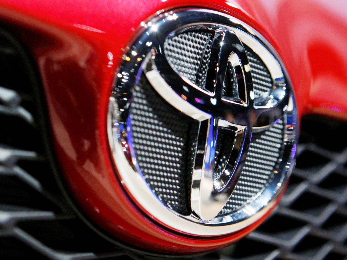 Najhodnotnejšou automobilovou značkou je...