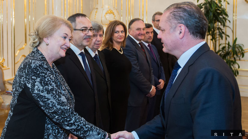 Zľava: Anna Záborská, Vladimír Maňka, Eduard...