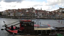 Údolie Douro sa dá najlepšie vychutnať z paluby...