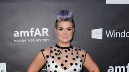Televízna celebrita Kelly Osbourne.