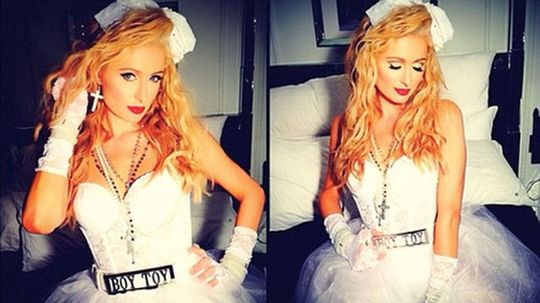 Boháčka Paris Hilton sa prezliekla za Madonnu. 