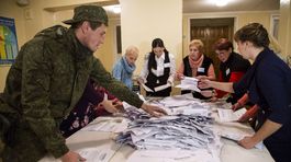 Sčítavanie hlasov po voľbách v Donecku.