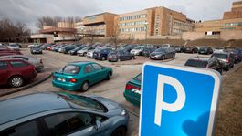 Petržalka súhlasí s prenájmom plôch na parkovanie pred nemocnicou