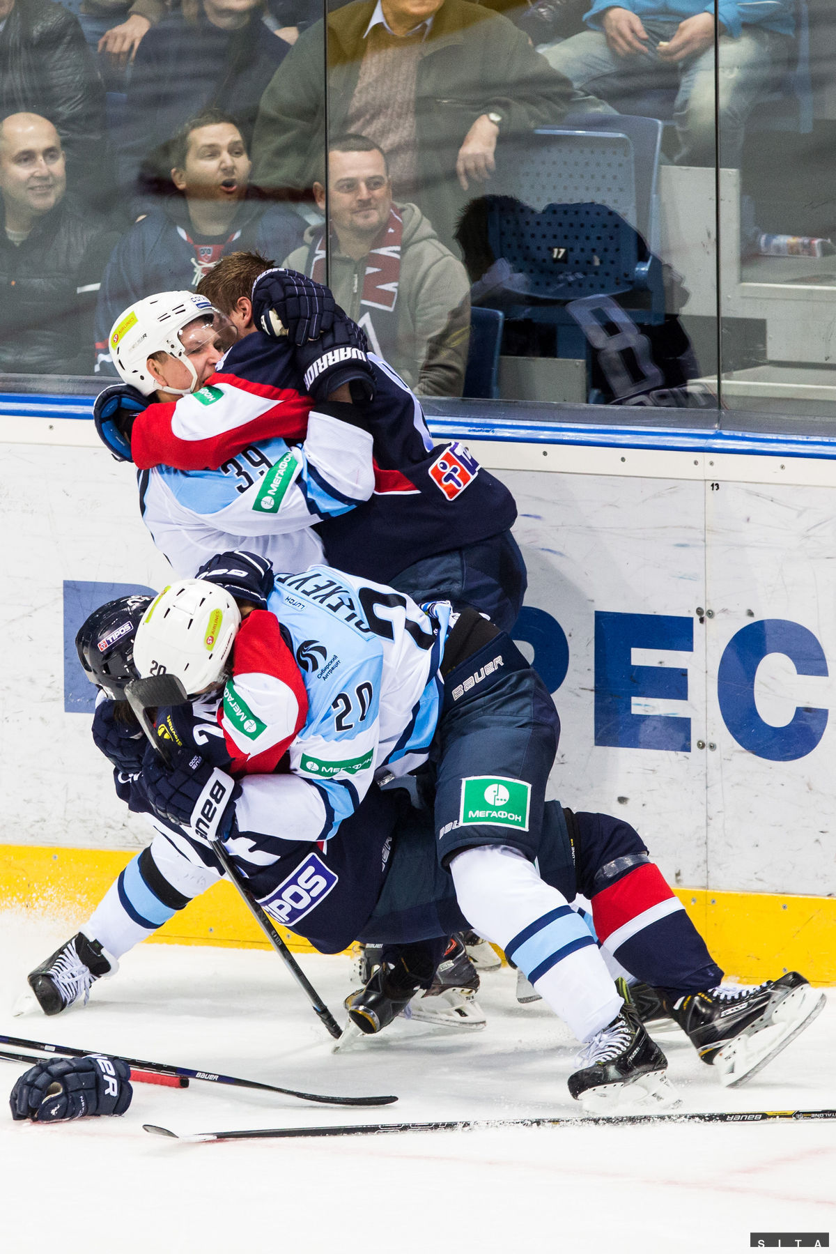 Momentka zo zápasu Slovan - Novosibirsk.