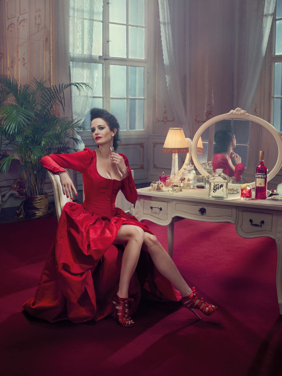 Herečka Eva Green v kreácii od Vivienne...