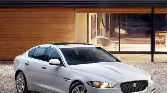 Jaguar XE - 2015