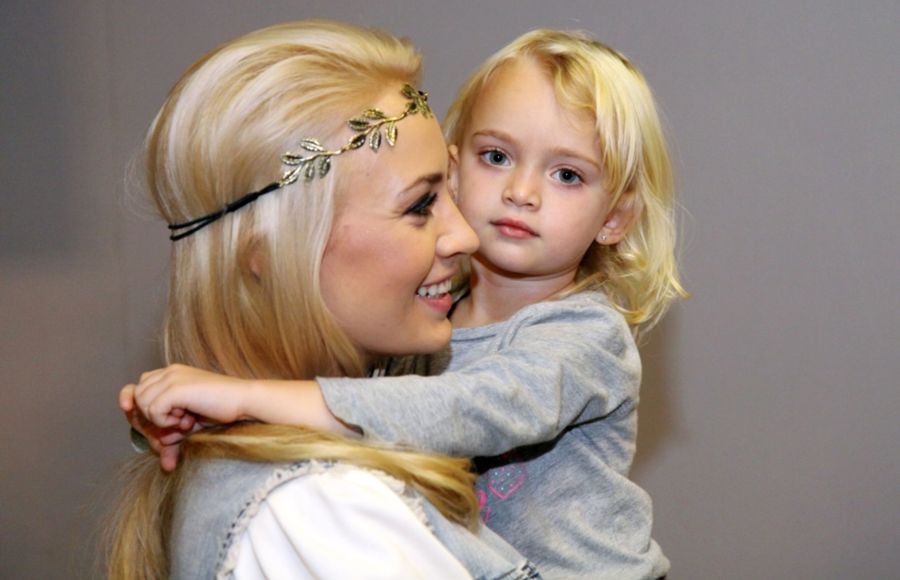 Barbora Rakovská s dcérou Amiou.