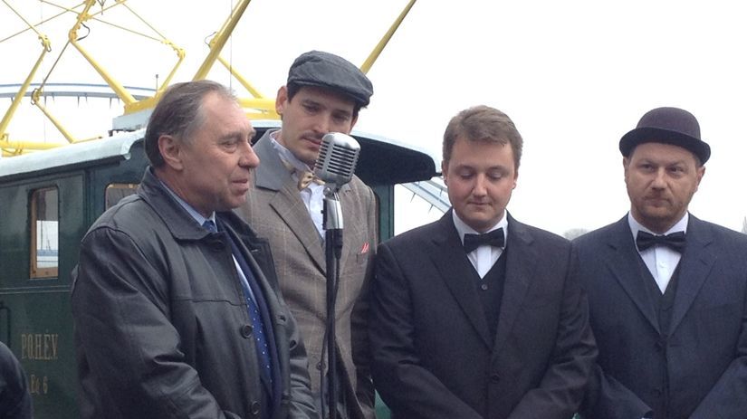 Jozef Majtáň (vľavo) naštudoval veľké množstvo...