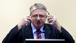 Šešelj je nevinný vo všetkých bodoch obžaloby