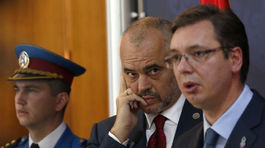 Lídri Srbska a Kosova spolu prvýkrát hovorili priamo