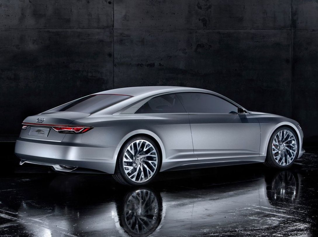 Zaujímavosť zadnej časti je konkávne zadné okno...