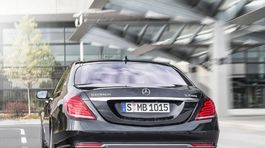 Mercedes-Maybach - 2015