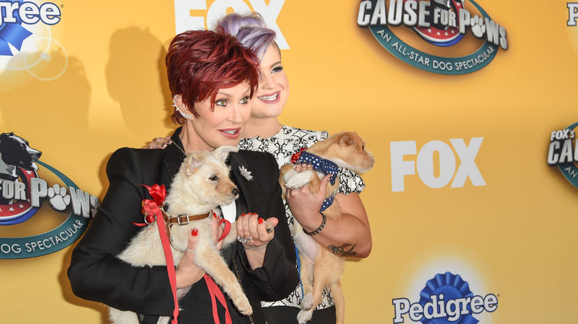Sharon Osbourne (vľavo) a jej dcéra Kelly Osbourne