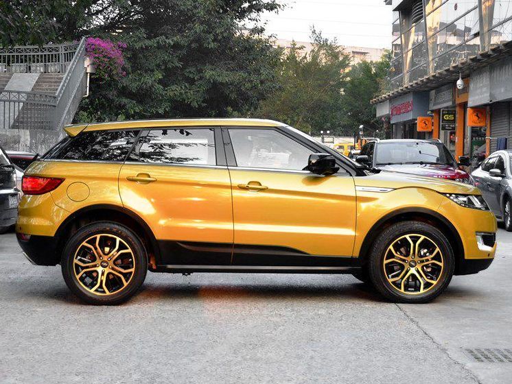 Čínsky LandWind X7 akoby z oka vypadol Range...