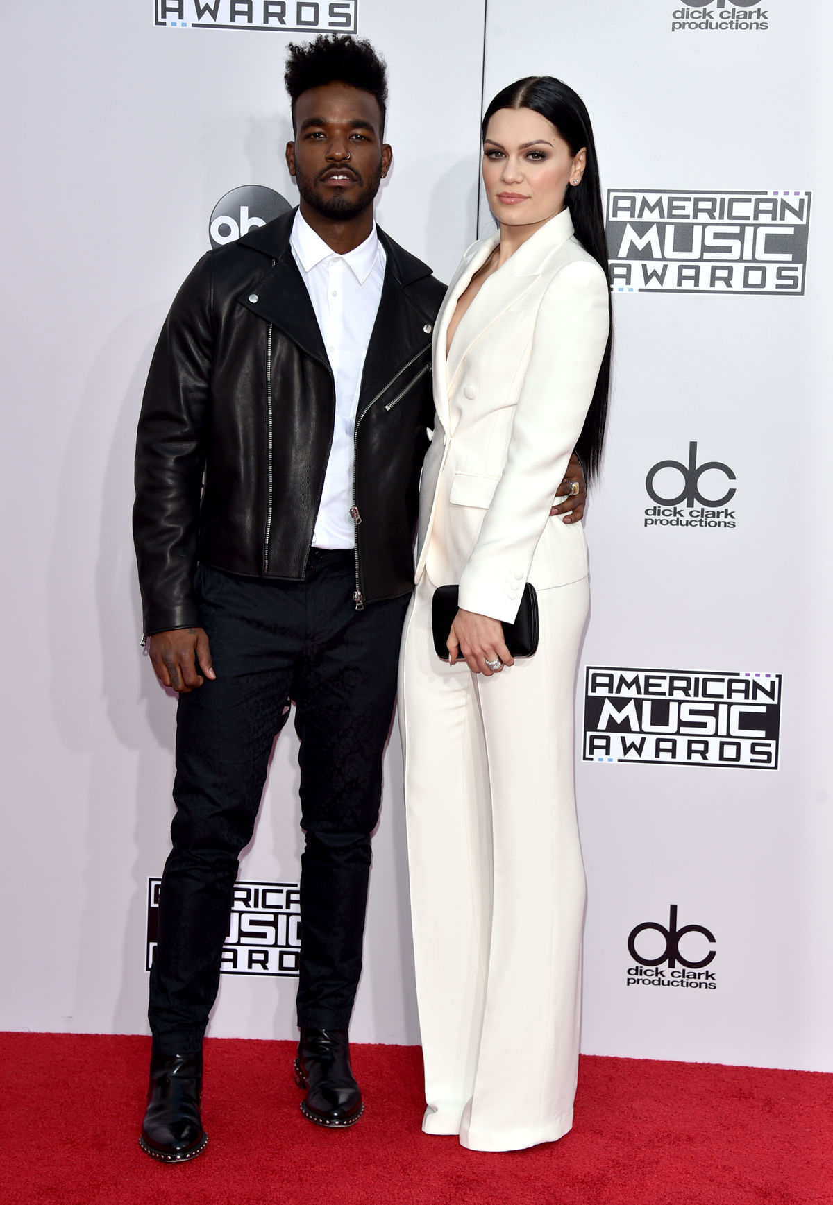 Speváčka Jessie J prišla s priateľom Lukeom...