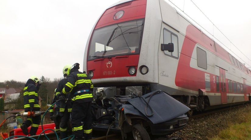 nehoda, vlak, priecestie, Prešov, auto, vrak,...