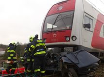 nehoda, vlak, priecestie, Prešov, auto, vrak, smrť, hasiči