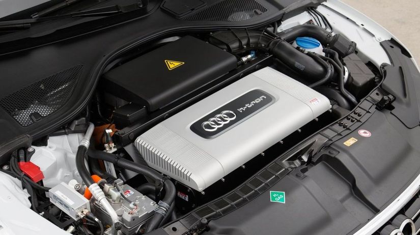 O pohon quattro sa starajú dva elektromotory,...