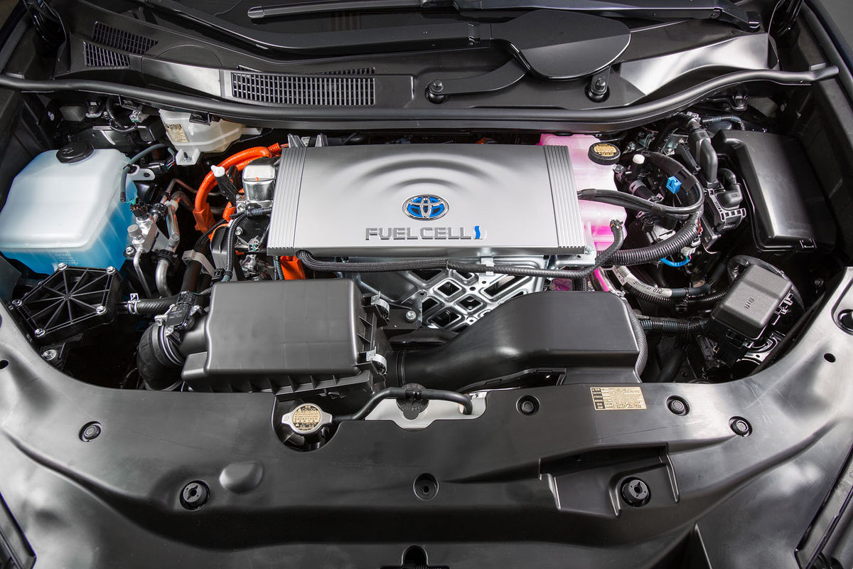 Mirai bude poháňať predný elektromotor s...