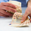 Priemerný plat je pre väčšinu Slovákov nedosiahnuteľný sen. Odborníci vyčíslili, koľko by sme v ideálnom svete mali zarobiť