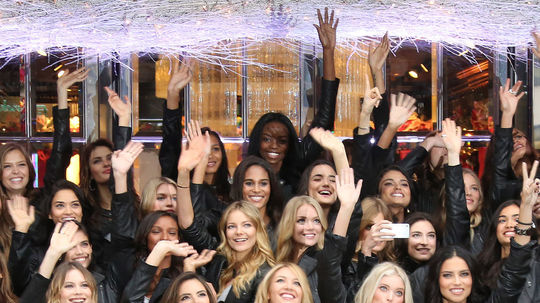 Záplava krásy v Londýne - zišli sa tam...