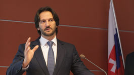 Slovensko ponúka Maďarsku desiatky policajtov na stráženie hranice