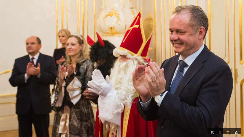 Prezident Andrej Kiska (vpravo) počas...