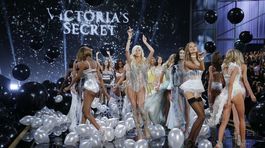 Modelky na prehliadke Victoria´s Secret Fashion Show 2014.