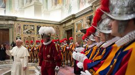 Švajčiarska garda chráni pápeža už 510 rokov. Na členov má prísne nároky