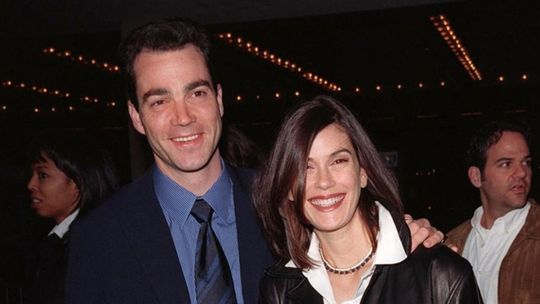 Rok 1998: Herečka Teri Hatcher s vtedajším...