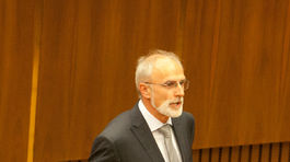 Lesy SR podali trestné oznámenie na poslanca Mičovského