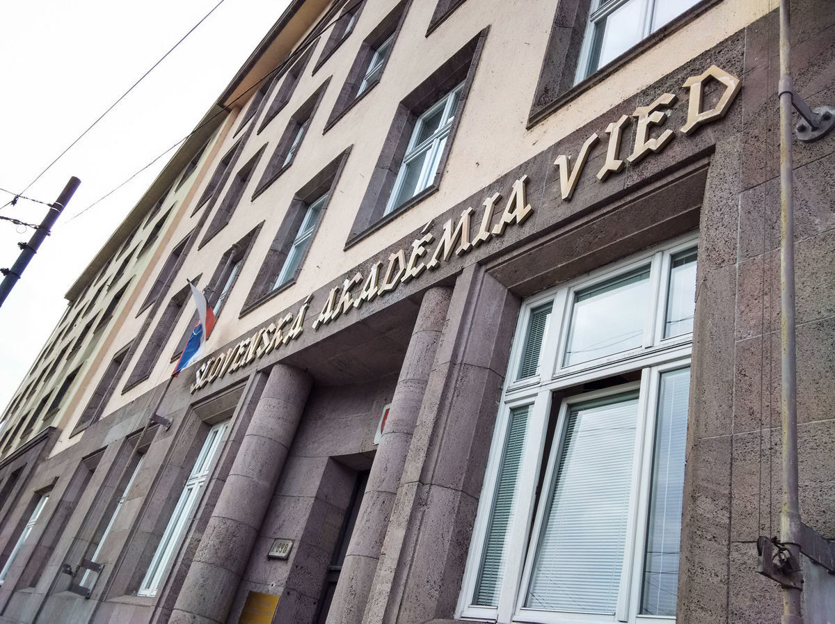 Slovenská akadémia vied.