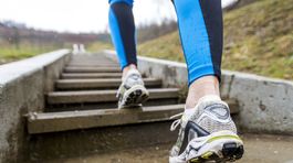 Pohár vína či tabuľka čokolády? Prepočítajte to na schody a odoláte