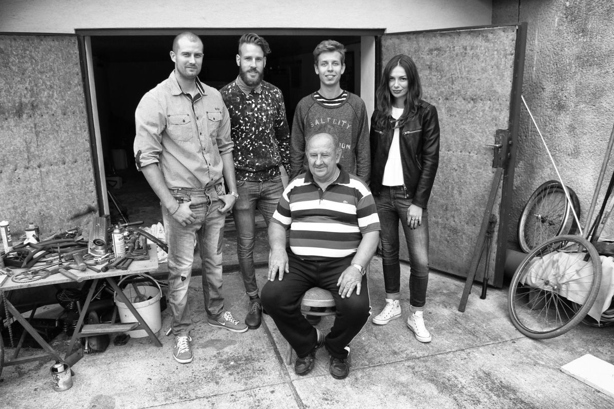 Zľava Gračo, ewžen, Tibor, Veronika a dole Milan.