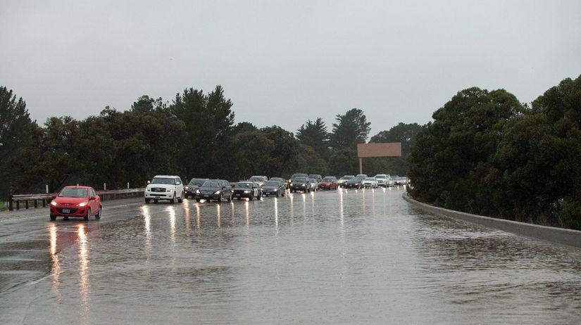 Kalifornia, búrka, záplava, cesta, autá,...