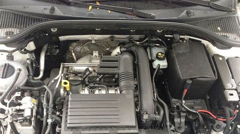 Pod kapotou pracuje zážihový motor 1,4 TSI. Pre...