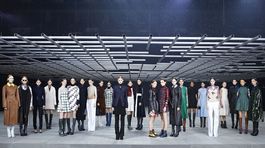 Dior uchvátil kolekciou v Tokiu, kontrasty prebudia slobodu v obliekaní