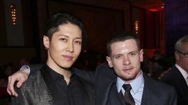 Herci Jack O'Connell (vpravo) a Miyavi spoločne...