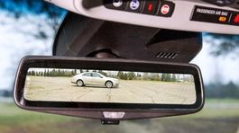 Cadillac: Digitálne spätné zrkadlo zlepší výhľad až o 300 %!
