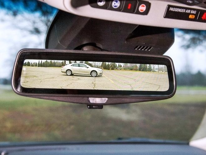 Cadillac už používa elektronické vnútorné...