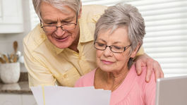 Záujem o dôchodok v hotovosti klesá, takmer milión penzistov uprednostňuje účet