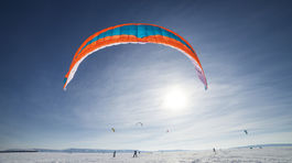 Paragliding na snowboarde? Skúste to v Rakúsku!