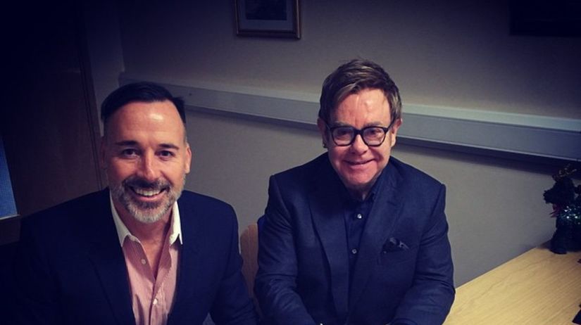 Elton John (vpravo) a jeho životný partner...
