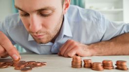 Prečo sú Slováci v rebríčku Allianzu medzi chudobnejšími? Majú veľa dlhov