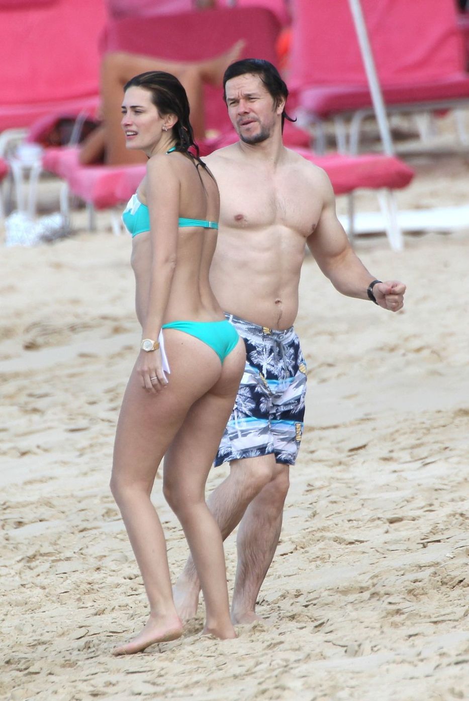 Herec Mark Wahlberg s manželkou Rheou...