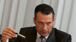 Výbor pre nezlučiteľnosť funkcií prerušil rokovanie o Foraiovi