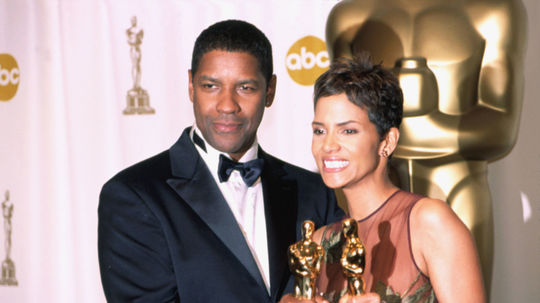 Rok 2002: Denzel Washington v roku 2002 po...