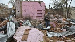 Tisíce Indov utekajú pred bojmi v Kašmíre