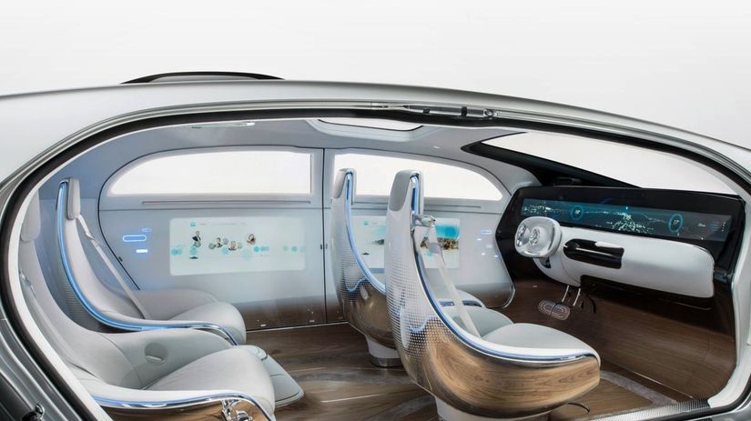 Klasický prístrojový panel vystriedal rozmerný...