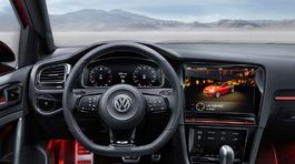 VW Golf R Touch: Nejde o výkon, ale o megadispleje